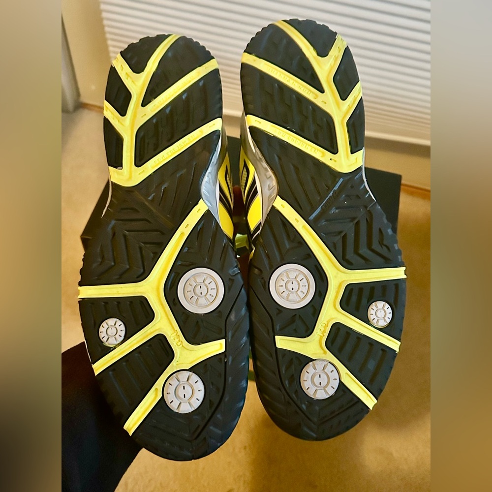 ASICS men’s Gel-Resolution Tennis Shoe - Vibrant Neon Yellow and Black Accents - Picture 8 of 9